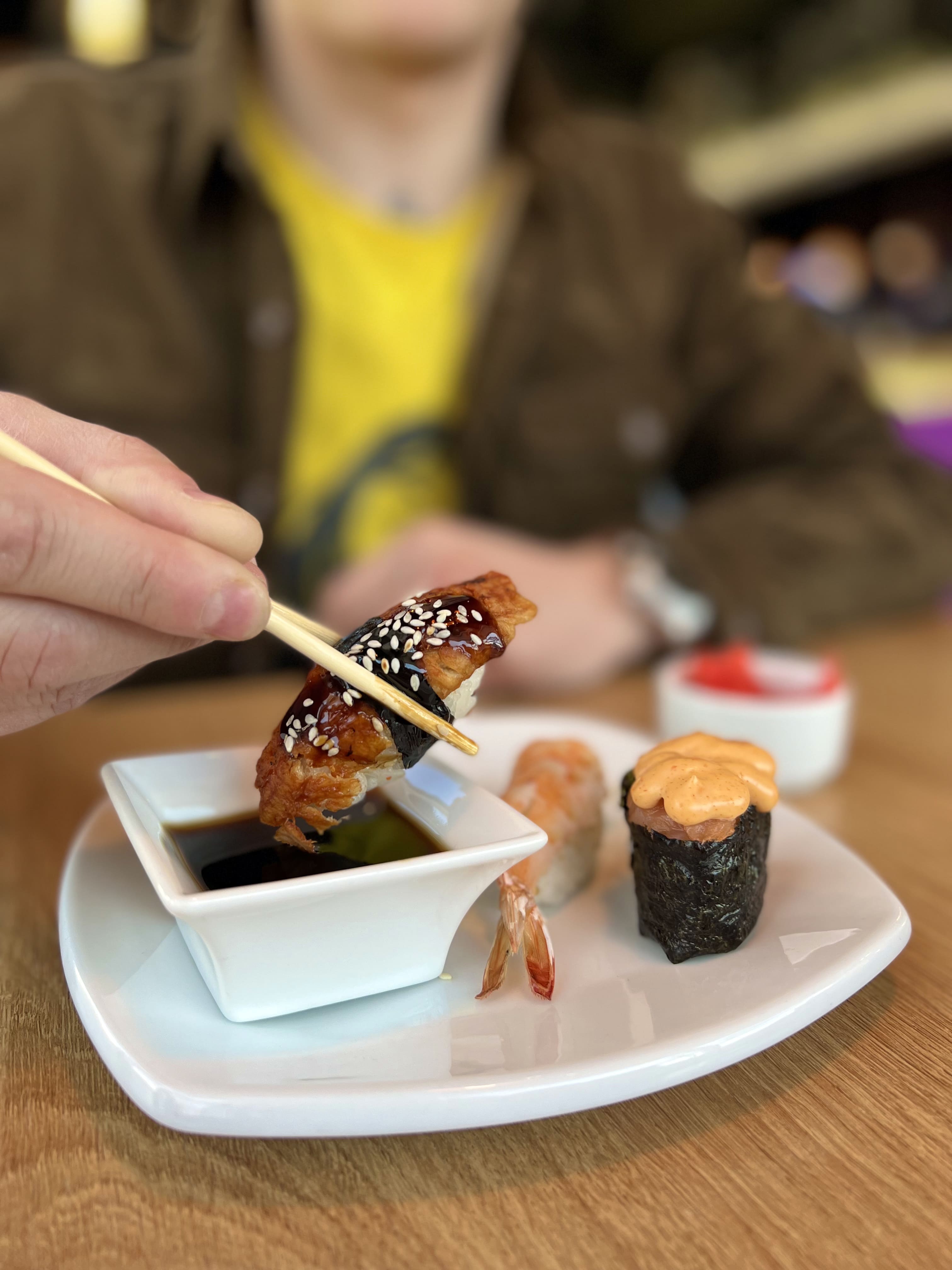 Суши и роллы – главные отличия и разновидности данных блюд